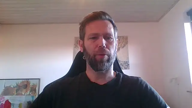 Snapshot of Gotta1 chatting on October 30, 2025, 2:07 pm Gotta1 online show from October 30, 2025, 2:07 pm