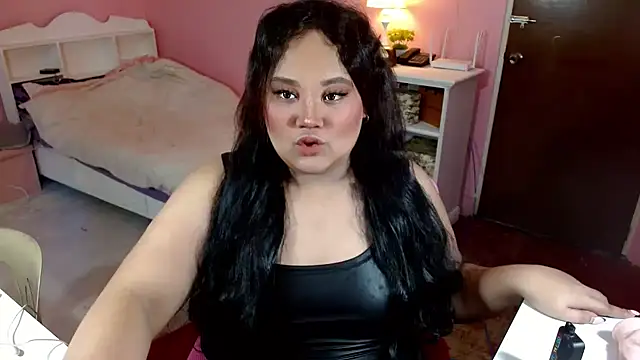 Snapshot of GiannaLopezSmith chatting on September 22, 2025, 6:32 pm GiannaLopezSmith online show from September 22, 2025, 6:32 pm