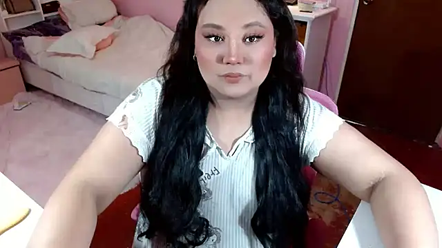 Snapshot of GiannaLopezSmith chatting on October 17, 2025, 4:59 am GiannaLopezSmith online show from October 17, 2025, 4:59 am