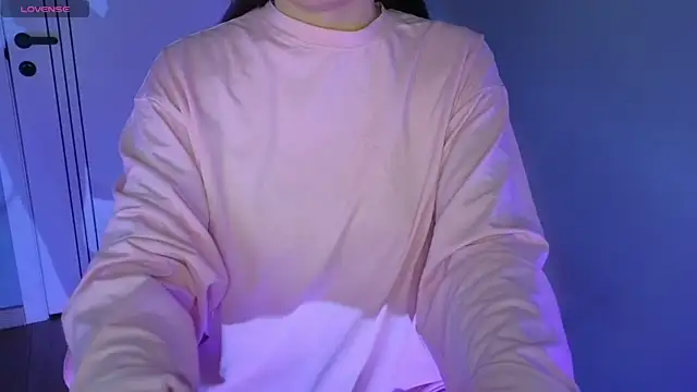 Snapshot of malady_ chatting on December 18, 2025, 4:24 pm malady online show from December 18, 2025, 4:24 pm