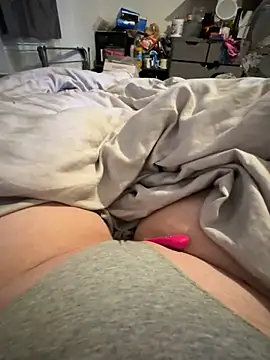 honeyyy24 online show from December 10, 2024, 7:32 pm