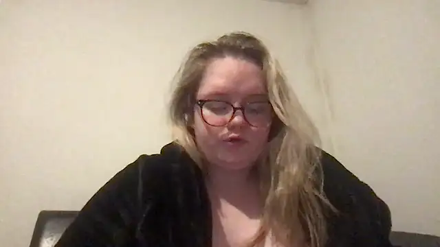 honeyyy24 online show from January 9, 2025, 1:08 am