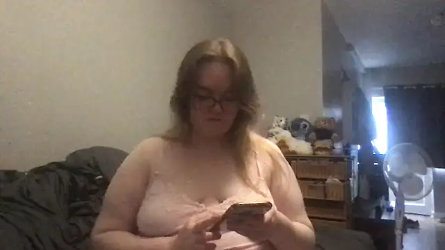 honeyyy24 online show from October 4, 2025, 10:35 am