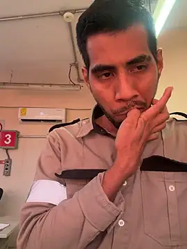 EnriquePersian197 online show from February 2, 2026, 7:56 pm