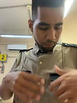 EnriquePersian197 online show from May 6, 2026, 12:10 pm