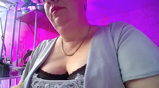  Sweet Woman online show from January 7, 2025, 12:20 pm
