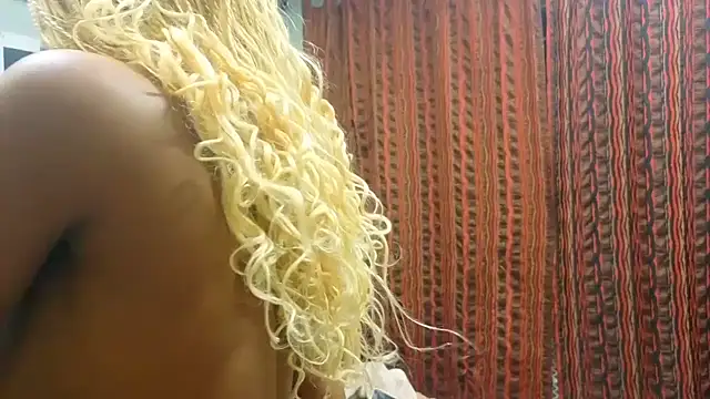 CaramelDelux27 online show from October 21, 2025, 11:16 pm