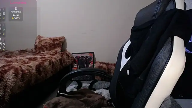 Snapshot of goddess_valXX chatting on September 17, 2025, 10:17 am goddess valXX online show from September 17, 2025, 10:17 am