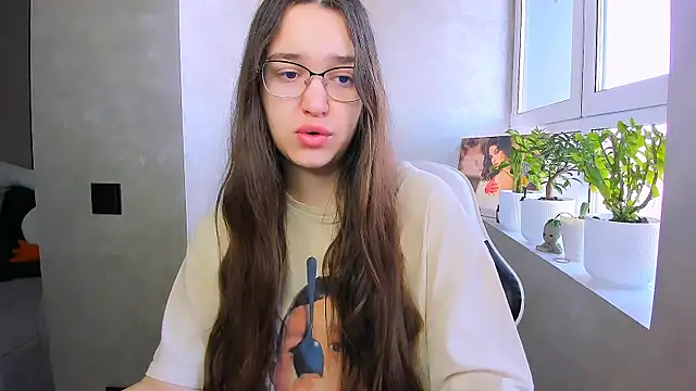 Snapshot of fancy_bunny chatting on April 1, 2026, 6:25 am fancy bunny online show from April 1, 2026, 6:25 am