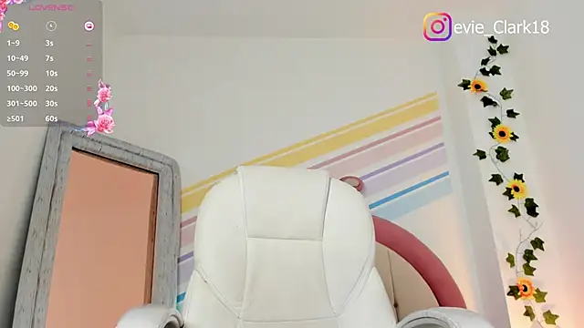 Evie Clark online show from March 21, 2025, 8:08 pm