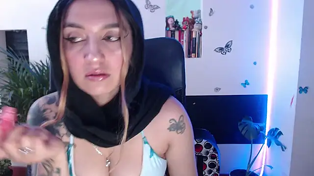 Lia-mitch online show from November 21, 2025, 6:39 pm