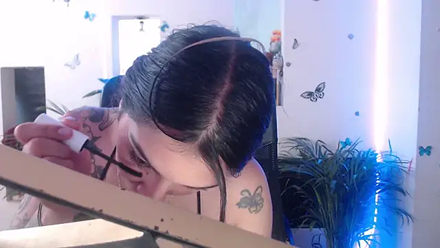 Lia-mitch online show from May 4, 2026, 7:21 pm