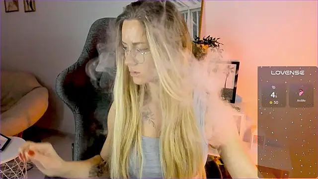 LadyIzabel online show from December 2, 2024, 5:15 am