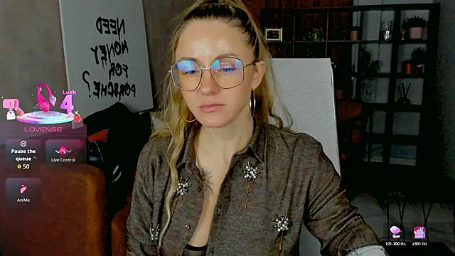 Snapshot of LadyIzabel chatting on February 21, 2026, 2:40 pm LadyIzabel online show from February 21, 2026, 2:40 pm