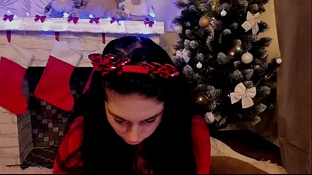 kira gold   online show from December 21, 2024, 2:47 pm