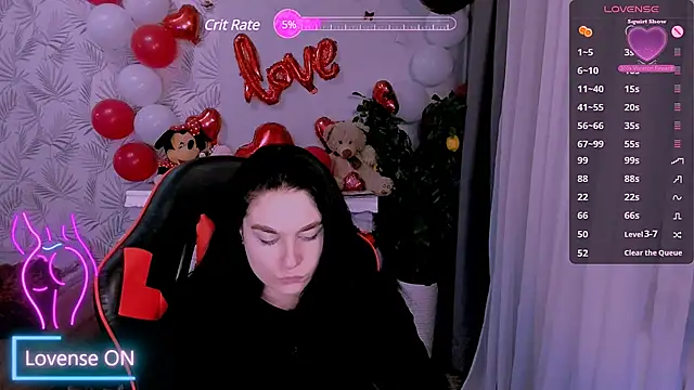 kira gold   online show from February 12, 2025, 6:51 pm