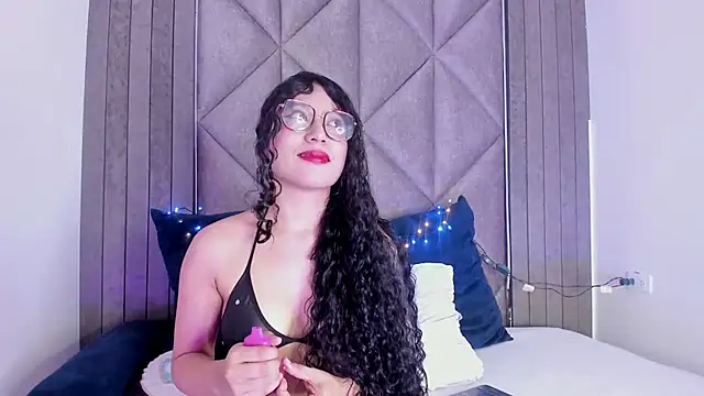 BriaConner  online show from February 10, 2025, 5:14 am