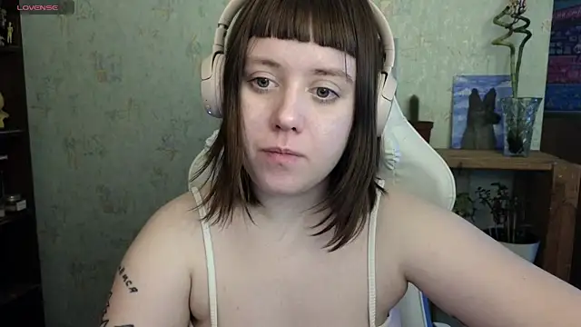 June shy0 online show from January 27, 2025, 8:29 am