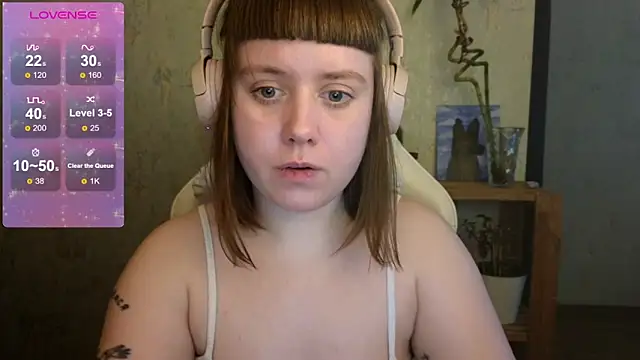 June shy0 online show from February 1, 2025, 7:47 am