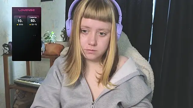 Snapshot of June_shy0 chatting on September 26, 2025, 7:23 am June shy0 online show from September 26, 2025, 7:23 am