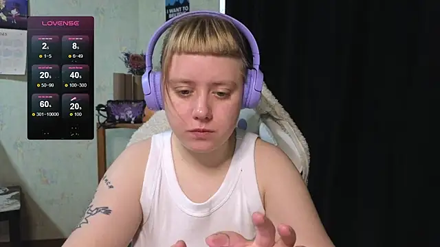 Snapshot of June_shy0 chatting on October 22, 2025, 6:46 am June shy0 online show from October 22, 2025, 6:46 am