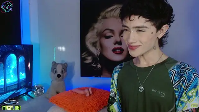 Snapshot of maxiy_001 chatting on September 24, 2025, 3:32 am maxiy 001 online show from September 24, 2025, 3:32 am