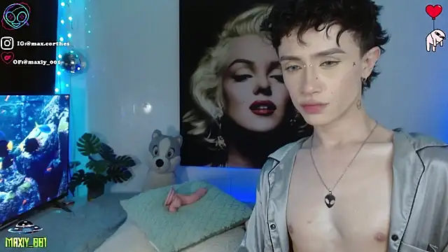 Snapshot of maxiy_001 chatting on March 4, 2026, 4:24 pm maxiy 001 online show from March 4, 2026, 4:24 pm