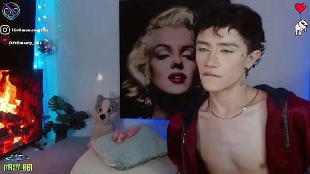 Snapshot of maxiy_001 chatting on March 14, 2026, 12:39 am maxiy 001 online show from March 14, 2026, 12:39 am