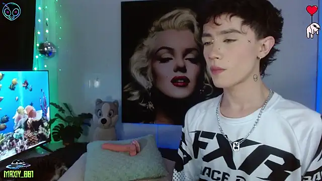 maxiy 001 online show from May 14, 2026, 1:45 am