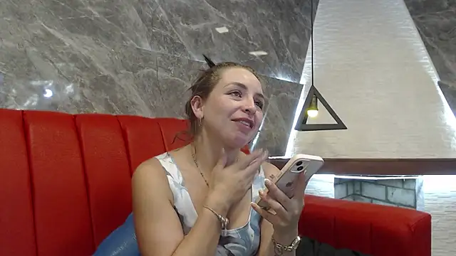  isaabellaa online show from February 6, 2025, 5:19 pm