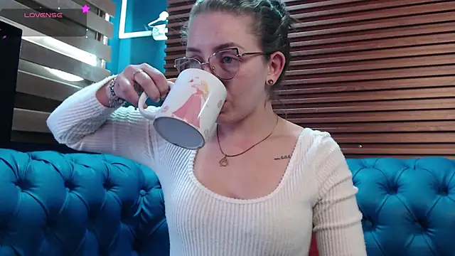  isaabellaa online show from February 18, 2025, 2:27 pm