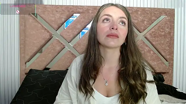  isaabellaa online show from April 23, 2026, 12:29 pm