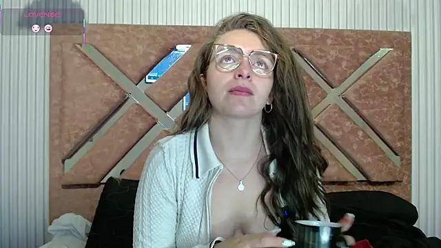 Snapshot of _isaabellaa chatting on May 18, 2026, 1:06 pm isaabellaa online show from May 18, 2026, 1:06 pm