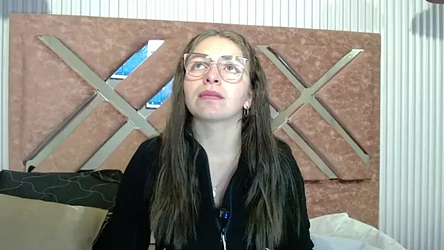 Snapshot of _isaabellaa chatting on May 19, 2026, 12:33 pm isaabellaa online show from May 19, 2026, 12:33 pm
