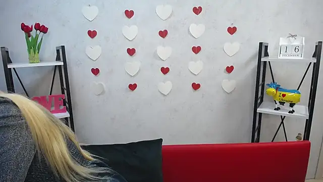 BeatriceFly online show from December 16, 2024, 9:14 am