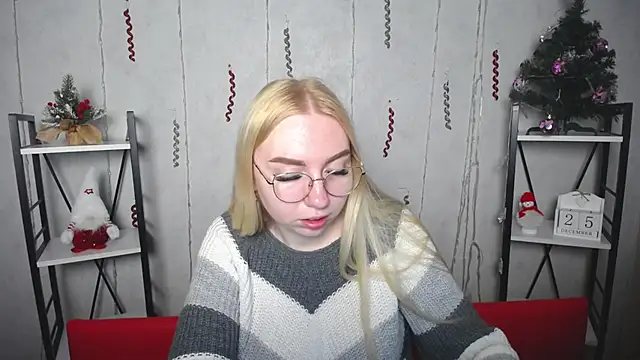 BeatriceFly online show from December 25, 2024, 9:34 am