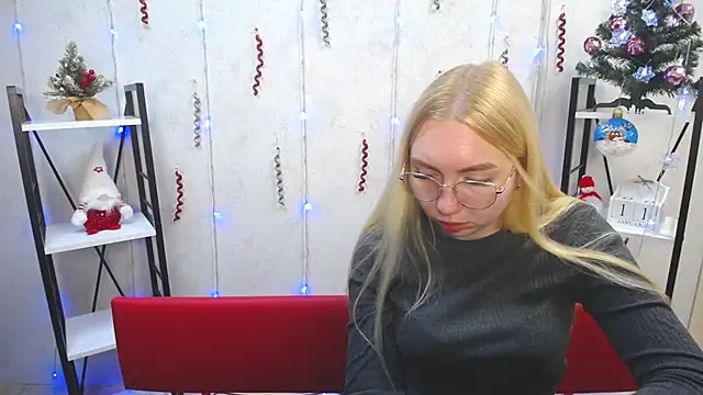 Snapshot of BeatriceFly chatting on January 11, 2025, 12:40 pm BeatriceFly online show from January 11, 2025, 12:40 pm