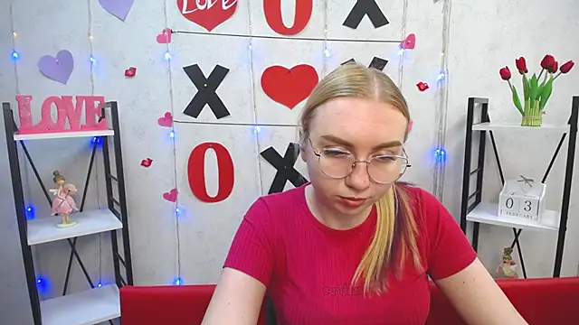 BeatriceFly online show from February 3, 2025, 3:27 pm