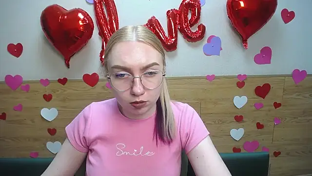 BeatriceFly online show from February 18, 2025, 3:32 pm