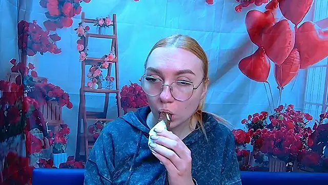 BeatriceFly online show from May 6, 2026, 12:43 pm