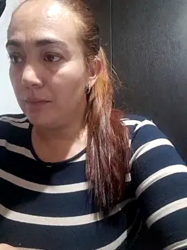 skayhot  online show from January 6, 2026, 2:32 pm