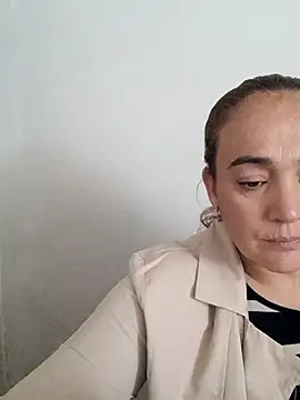 skayhot  online show from January 19, 2026, 3:38 pm