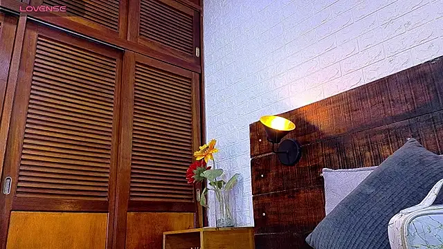 Celeste sanz online show from December 4, 2025, 10:57 am