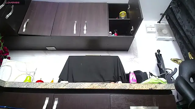 Snapshot of iniyalaboni chatting on October 1, 2025, 8:04 pm iniyalaboni online show from October 1, 2025, 8:04 pm