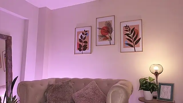 DahianaWalcott online show from March 6, 2026, 4:47 pm