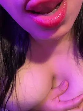 Veyolla Beau online show from July 7, 2026, 10:14 pm