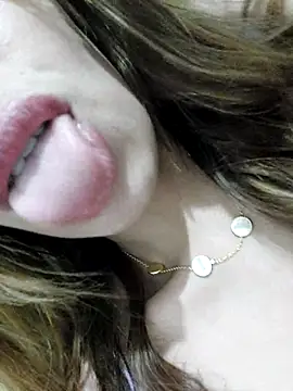 7alawa-44 online show from October 17, 2025, 6:54 pm