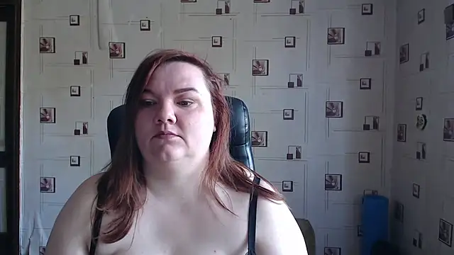 Snapshot of TasyaBigTTs chatting on April 17, 2026, 11:35 am TasyaBigTTs online show from April 17, 2026, 11:35 am