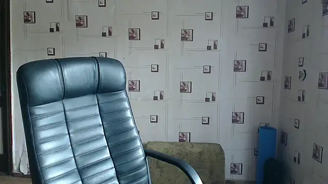 Snapshot of TasyaBigTTs chatting on April 18, 2026, 9:24 am TasyaBigTTs online show from April 18, 2026, 9:24 am