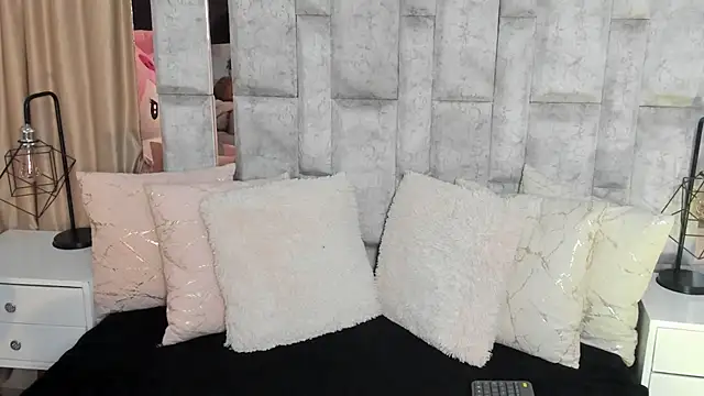 karol noa online show from September 15, 2025, 11:21 am